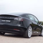 Veredelter Tesla Model 3 von Senner Tuning mit 20 Zoll Corspeed Kharma